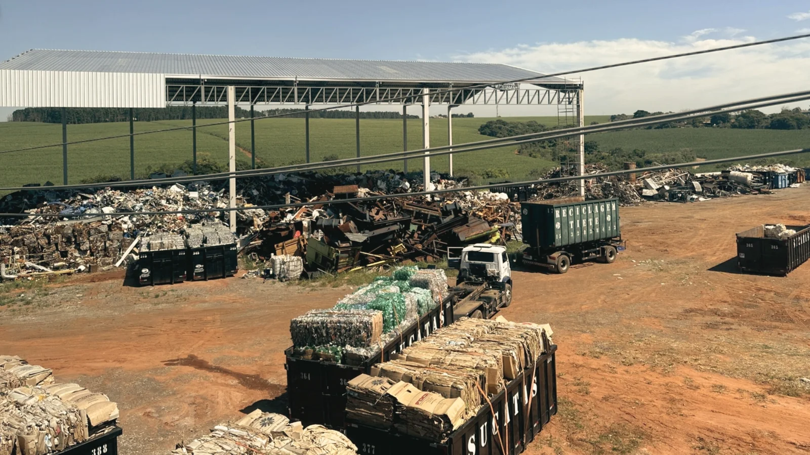 TiêTiê — Reciclagem de plásticos e valorização de catadores